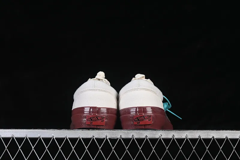 All categories Vans Vans series Vans Low Vans low-top Vans Old Skool Year of the Horse limited edition Immediate success Low-top casual sneakers VN000EJUHRW